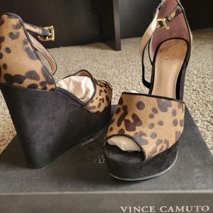 Vince Camuto Cheeta Printed Wedges Size 6